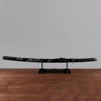 Сувенирное оружие «Катана на подставке», чёрные ножны с резным драконом, 102см 433939s фото