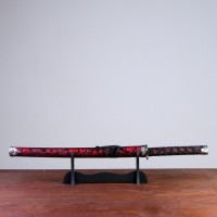 Сувенирное оружие «Катана на подставке», чёрные ножны с красным узором, 70см 740300s фото