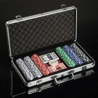 Покер в металлическом кейсе (2 колоды карт, 300 фишек с/номин, 5 кубиков), 21х39,5 см, 452696s фото