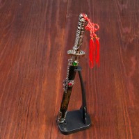Сувенирный кинжал на подставке, на ножнах дракон, рукоять в форме светового меча, 25 см 505096s фото